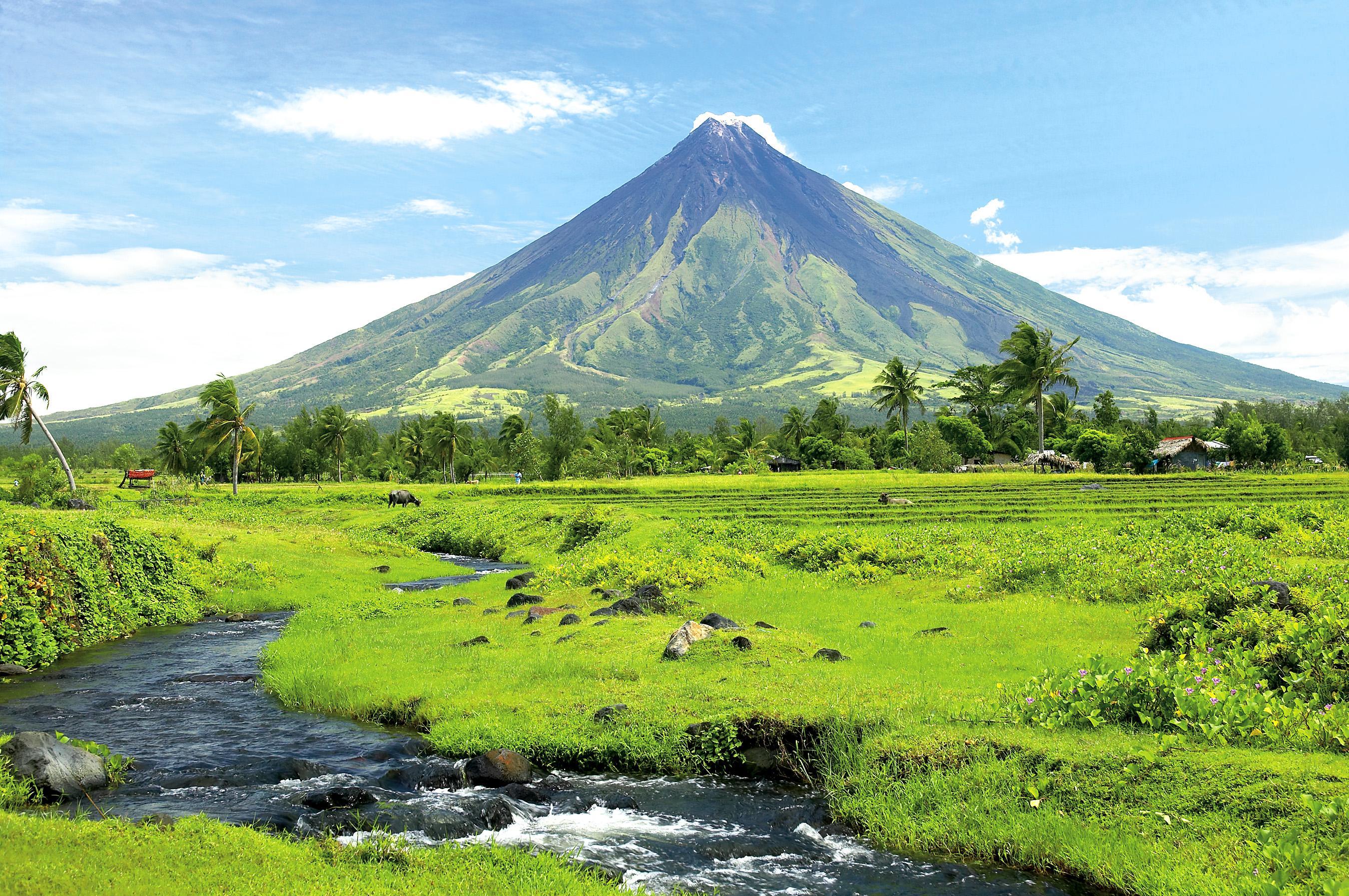 Mayon Volcano Albay Luzon Philippines Gibspain